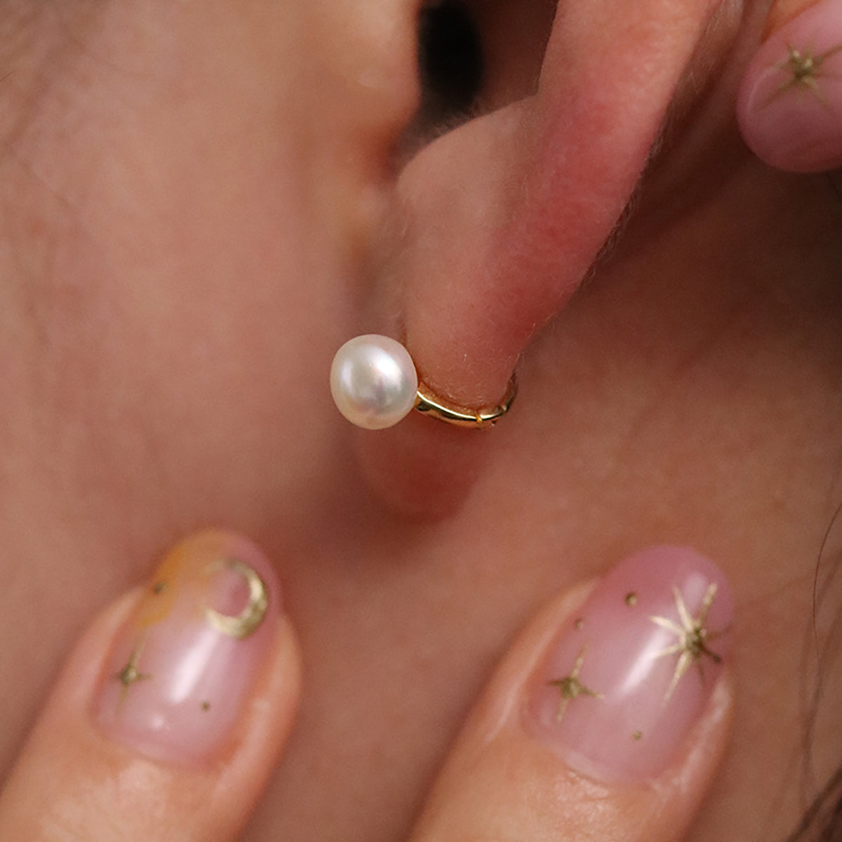 Fresh Water Pearl Huggie Earring-1